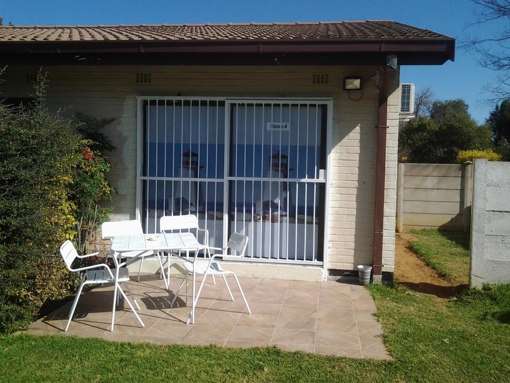 The Lighthouse Guesthouse Welkom Esterno foto